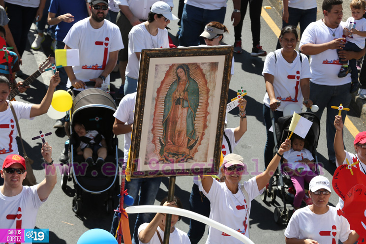 Miles participan en caminata “Si Quieres la Paz Defiende la Vida”